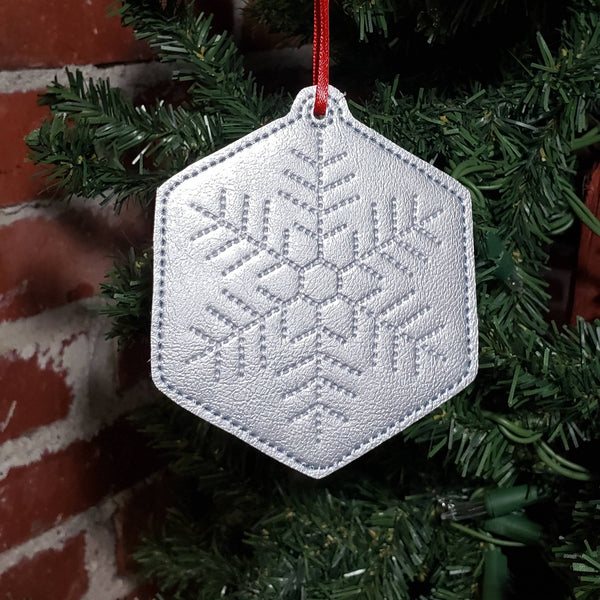 Snowflake Christmas Tree Ornament ITH Project - 4x4
